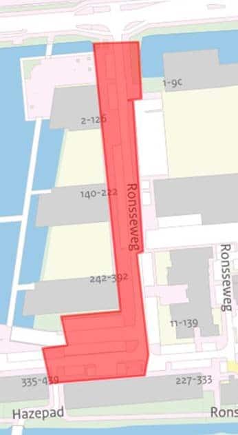 Op de afbeelding, in het rood, het gebied rondom de Ronsseweg waar de straat opgehoogd en heringericht wordt.