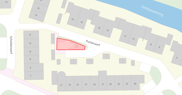 De afbeelding toont een kaartje van de plek waar de werkzaamheden aan de speelplek worden gedaan. Dit is bij de Punterwerf ter hoogte van de huisnummers 18 en 20.