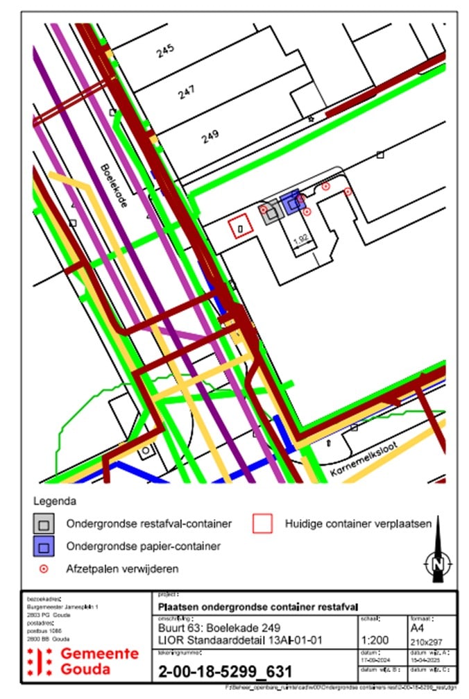 De ondergrondse papiercontainer staat voor de hoogbouw in de Kadebuurt, valkbij Boelekade 249, naast de ondergrondse restafvalcontainer