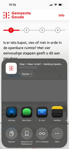 Stap 3 voor een iPhone of iPad: Klik op de knop 'Meer' in het pop-up menu.