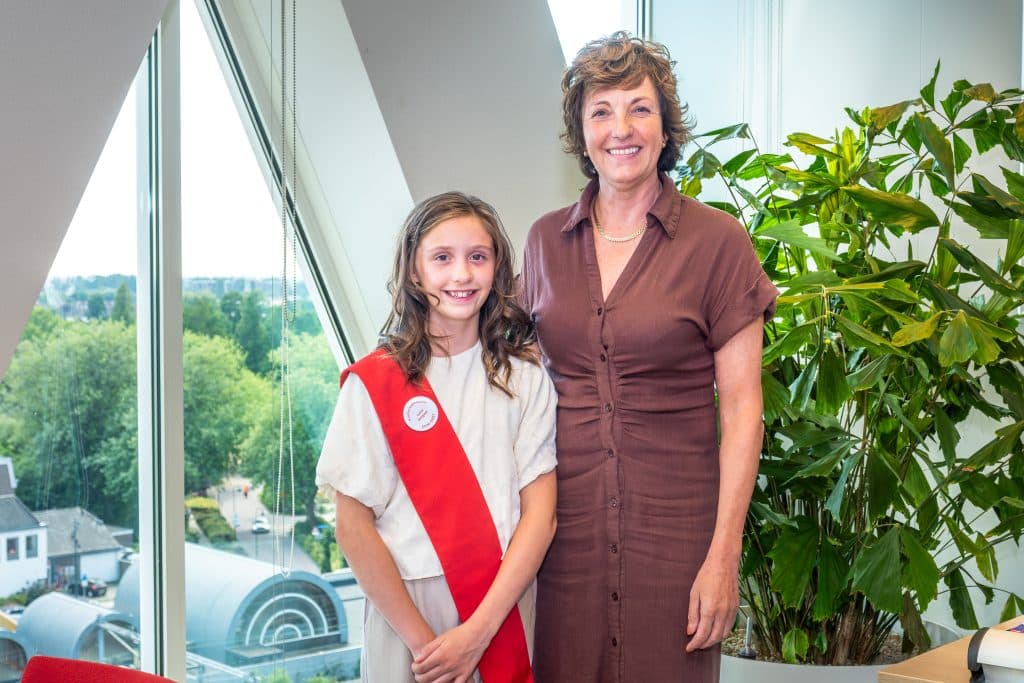 Wethouder Sjane-Marie Koppers met kinderwethouder Lena Vergeer